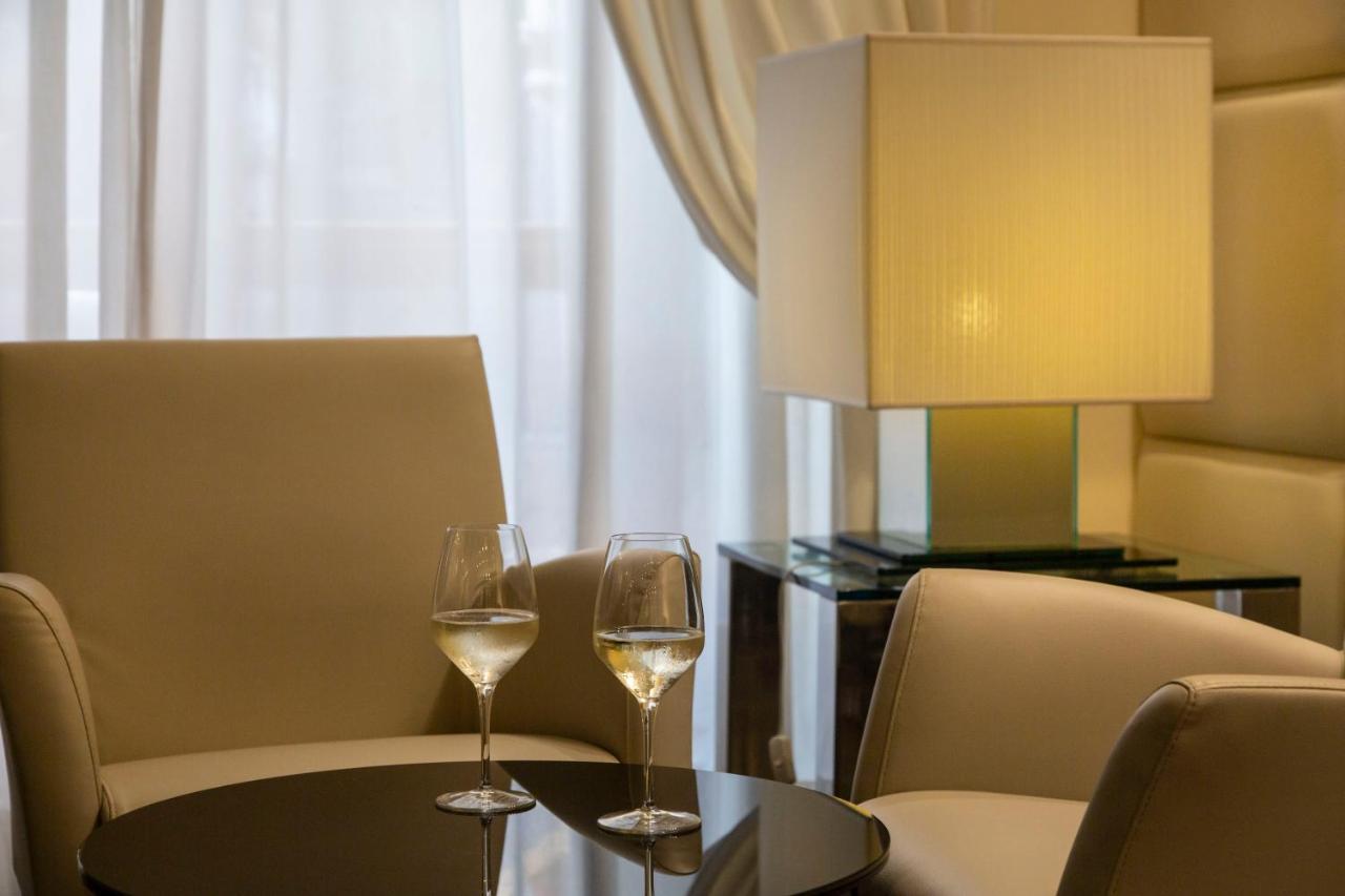 Hotel Antico Borgo Riva del Garda Esterno foto