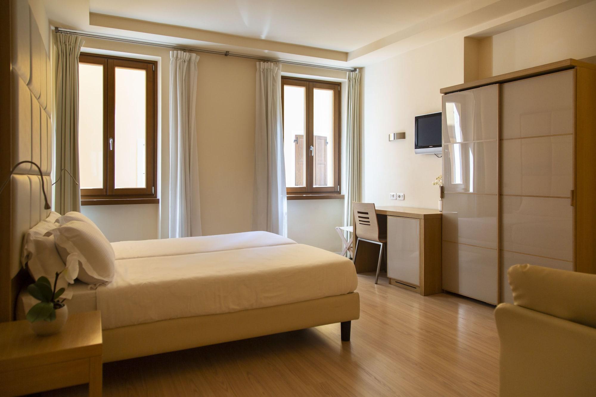 Hotel Antico Borgo Riva del Garda Esterno foto