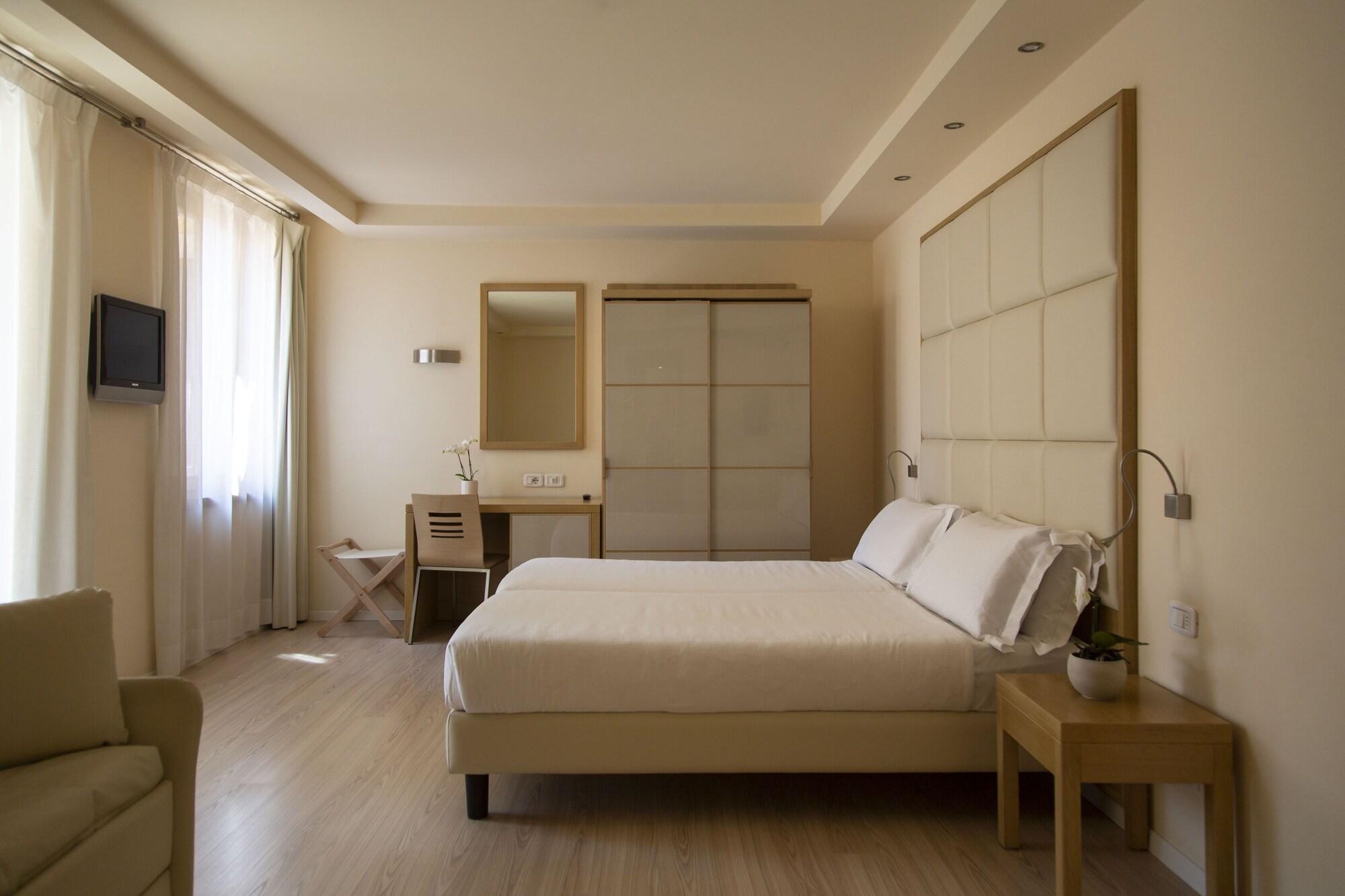 Hotel Antico Borgo Riva del Garda Esterno foto