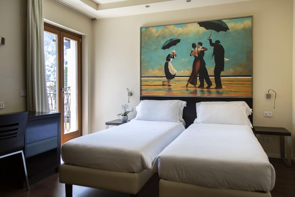 Hotel Antico Borgo Riva del Garda Esterno foto