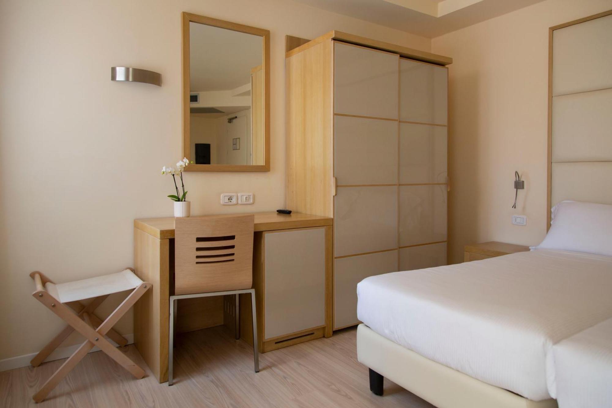 Hotel Antico Borgo Riva del Garda Camera foto
