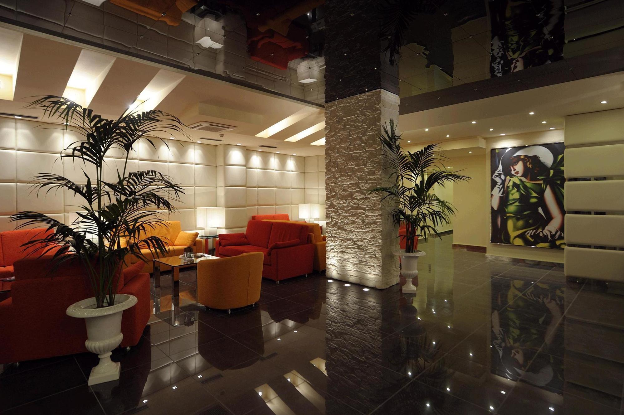 Hotel Antico Borgo Riva del Garda Esterno foto