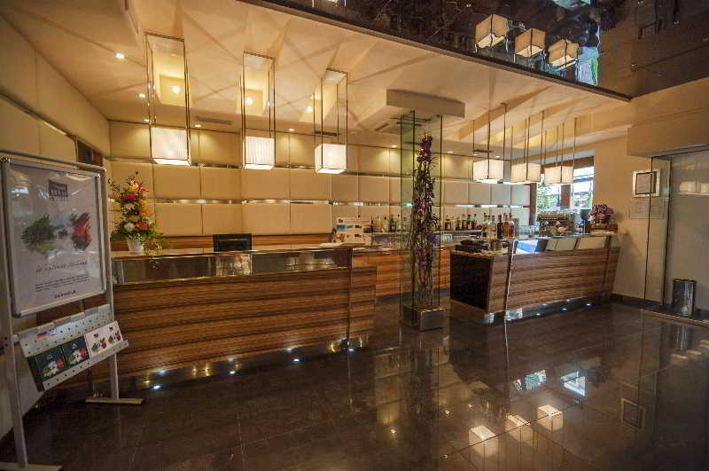Hotel Antico Borgo Riva del Garda Esterno foto