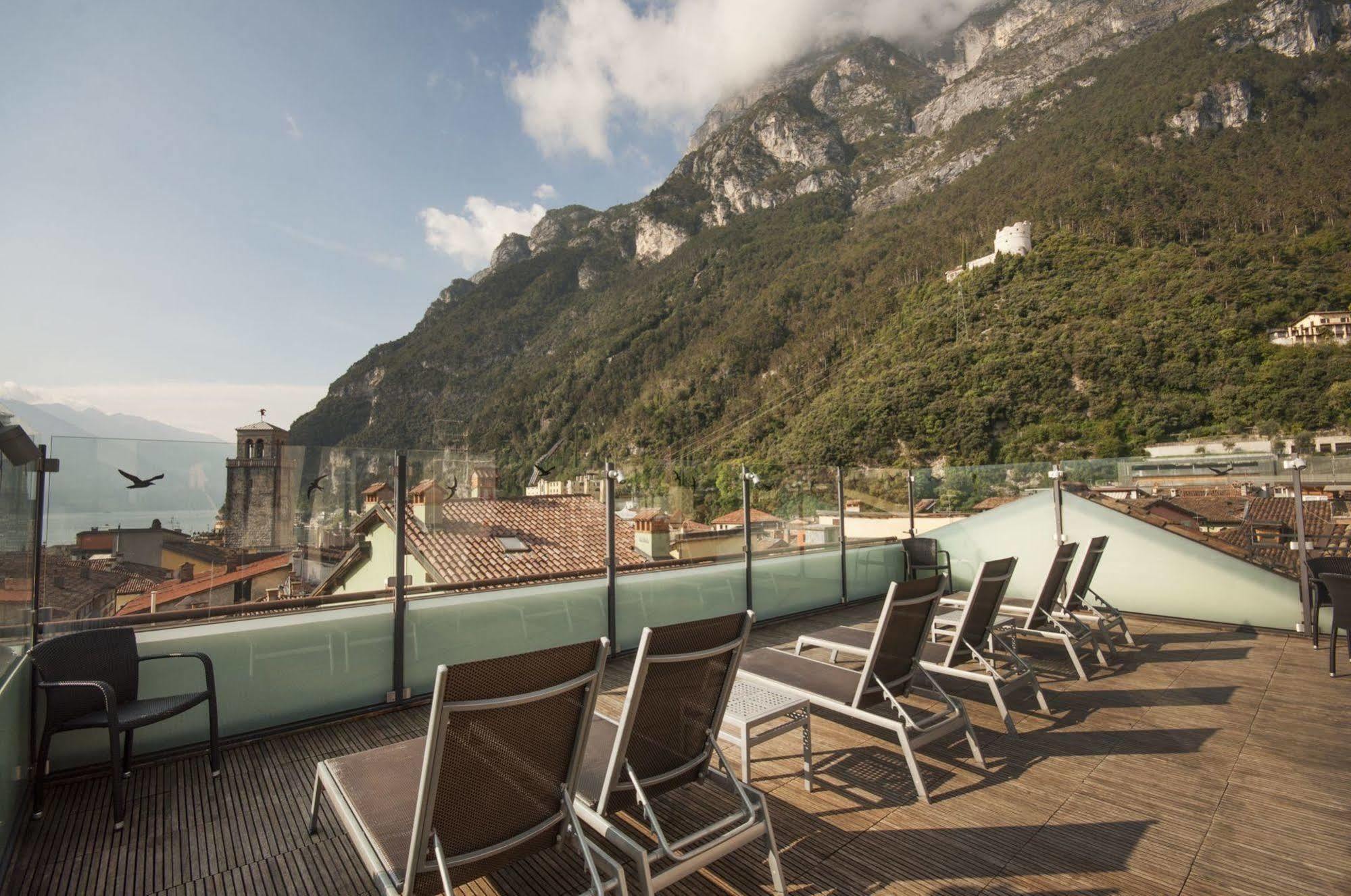 Hotel Antico Borgo Riva del Garda Esterno foto