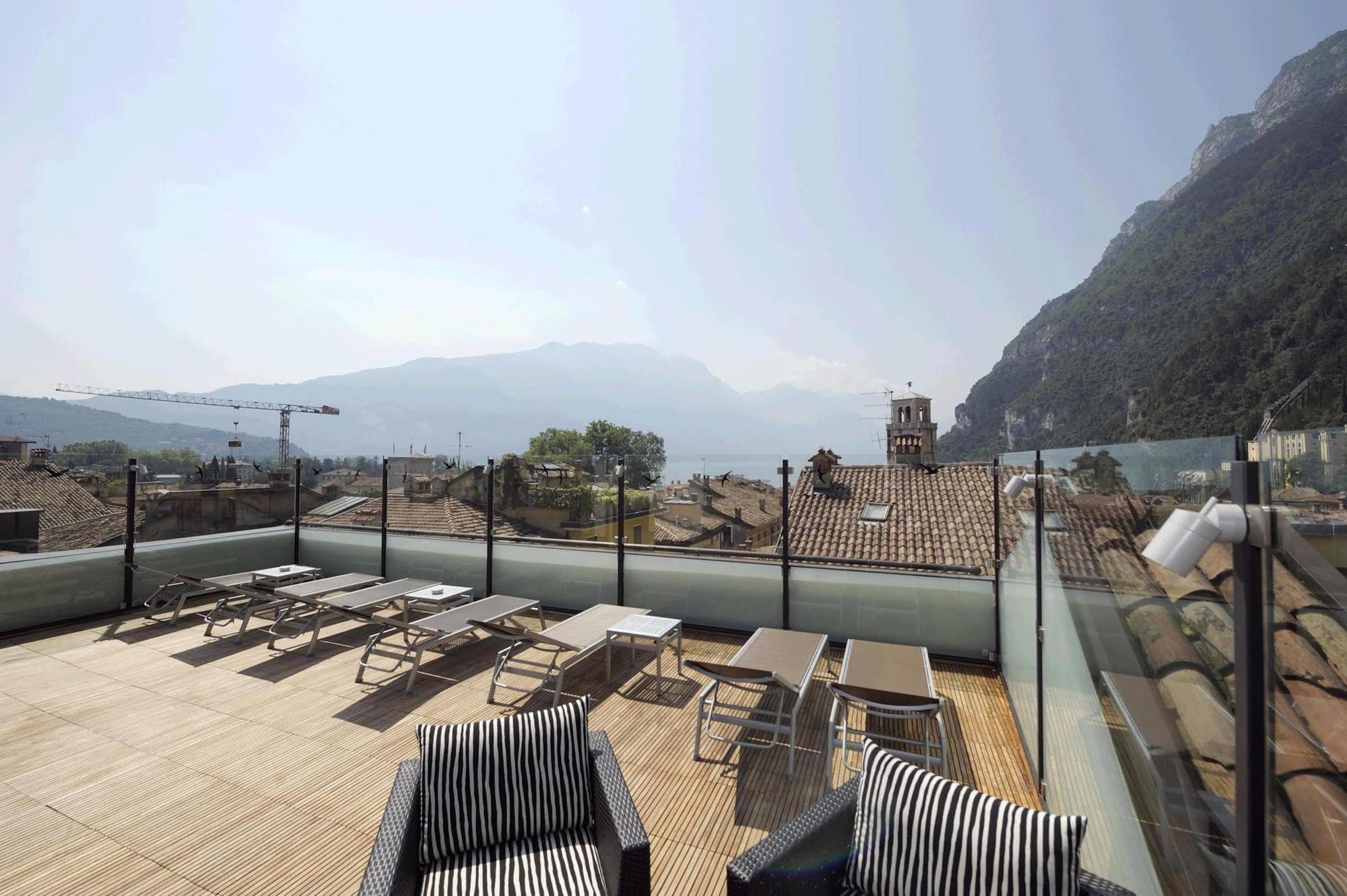Hotel Antico Borgo Riva del Garda Esterno foto